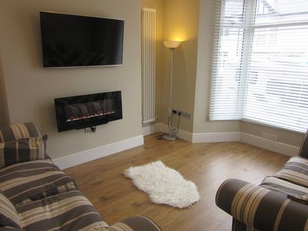 Hazel Road, Uplands, Swansea. SA2 0LX - Photo 3