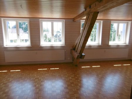 Attraktive 4.5-Zimmer-Maisonette-Wohnung in Utzenstorf (126 m2 im DG) - Photo 4
