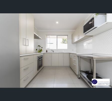 8 Kathleen St, Yokine, WA 6060 - Photo 2
