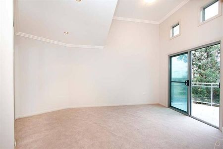 Modern Coastal Living - Freshly Renovated Townhouse - Photo 4