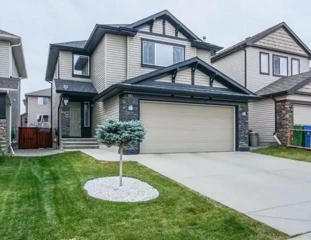 Beautiful House in Evergreen Community - Immediately available | 182 Everglen Crescent Southwest, Calgary - Photo 1