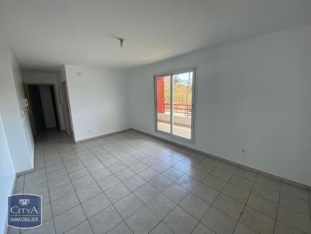 Location Appartement 2 pièces 58m² ST DENIS 97400 - Photo 4