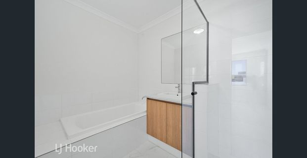 3x2x2 Town House - Photo 1