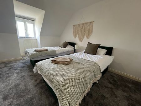 Room in a Shared House, Firedrake Croft, CV1 - Photo 5