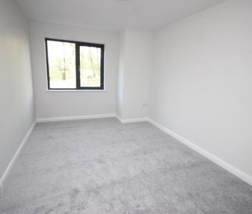 3 Oakwood Gate, 50 The Cutts, Dunmurry, Belfast, BT17 9HN - Photo 5