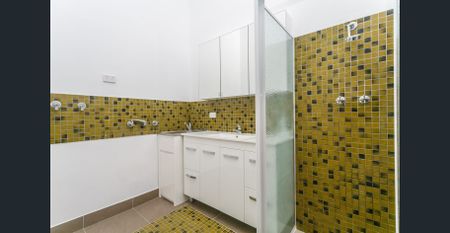 CLOSE TO UWA AND SWAN RIVER! - Photo 5