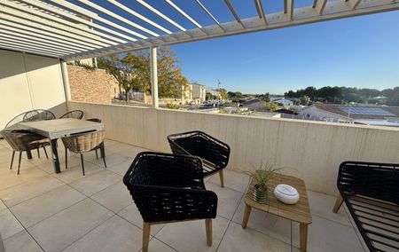 Location Appartement P3 Meublé Saint-aunes - Photo 2