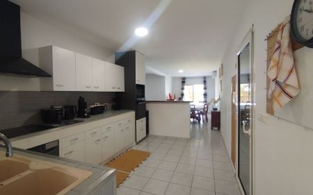 Maison à louer 4 pièces • Saint-Pierre - Photo 5