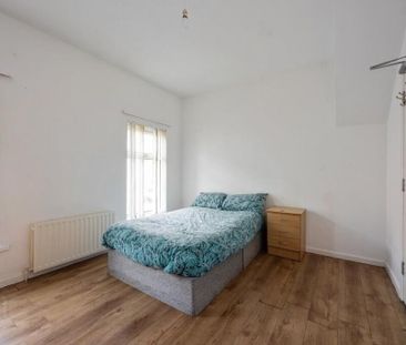 100 Tates Avenue, Belfast, BT9 7BZ - Photo 1