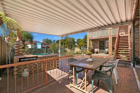 33 Whitcomb Street, Hillcrest QLD 4118 - Photo 4