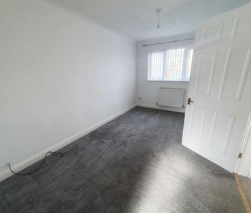 4 bedroom semi-detached house to rent - Photo 4