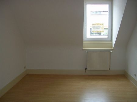 Location Appartement 4 pièces 62m² SARREGUEMINES 57200 - Photo 2