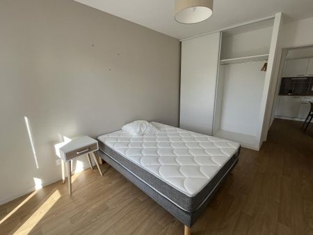 Location Appartement 2 pièces 46m² ANGERS 49000 - Photo 2