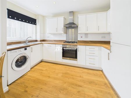 Cezanne Road, WD25 9BF, Watford - Photo 2