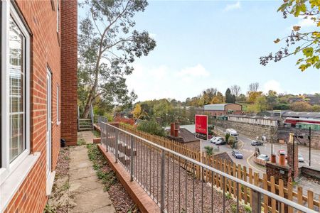 2 bedroom semi-detached house to rent - Photo 4
