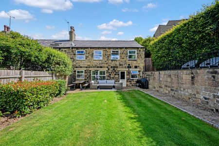 3 bedroom semi-detached house to rent - Photo 2
