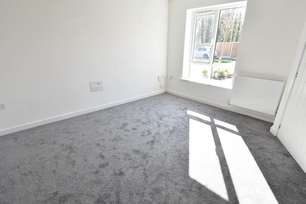 3 bedroom semi-detached house to rent - Photo 1