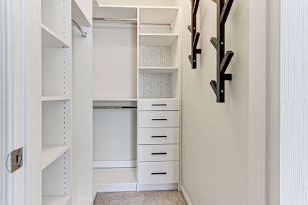 For Lease - 15949 Bayview Avenue, Aurora, Ontario - Photo 2