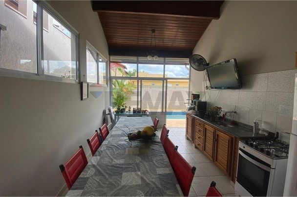 Excelente Casa Térrea no Condomínio Recanto dos Paturis - Vinhedo - SP // Valor mensal de R$ 9610,00 - Photo 1