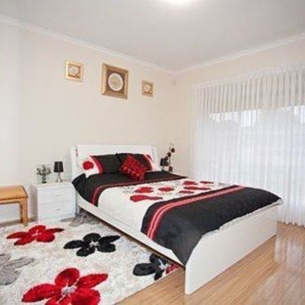SPACIOUS & MODERN - Photo 1