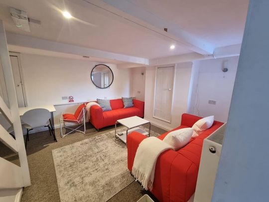 5 bedroom terraced house to rent - Photo 1