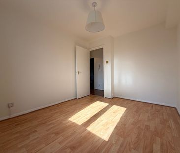 2 Bed Flat, John Williams Close, SE14 - Photo 3