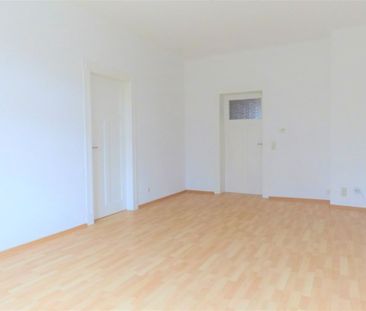 Frisch Renoviert - Schöne 3 Zi.- Whg., Bad mit Fenster, Loggia WG´s... - Photo 1