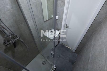 Pronájem bytu 1+kk s balkónem, Orlová - Lutyně, ul. Osvobození - Photo 5