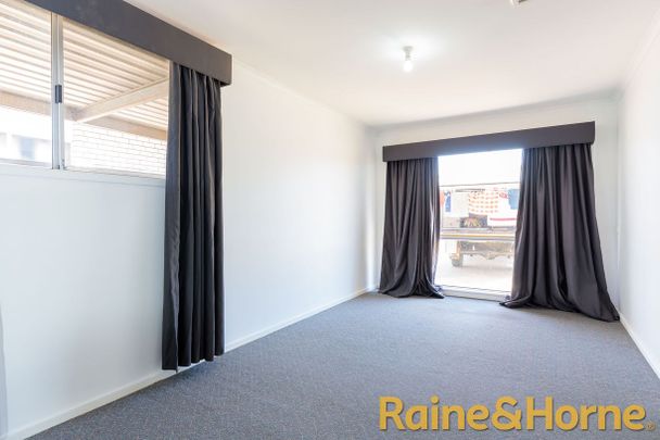 Family Home Close to Parks, Schools & Shops. - Photo 1