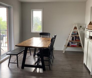 4 1/2 à louer Charlemagne 1er déc - Photo 2