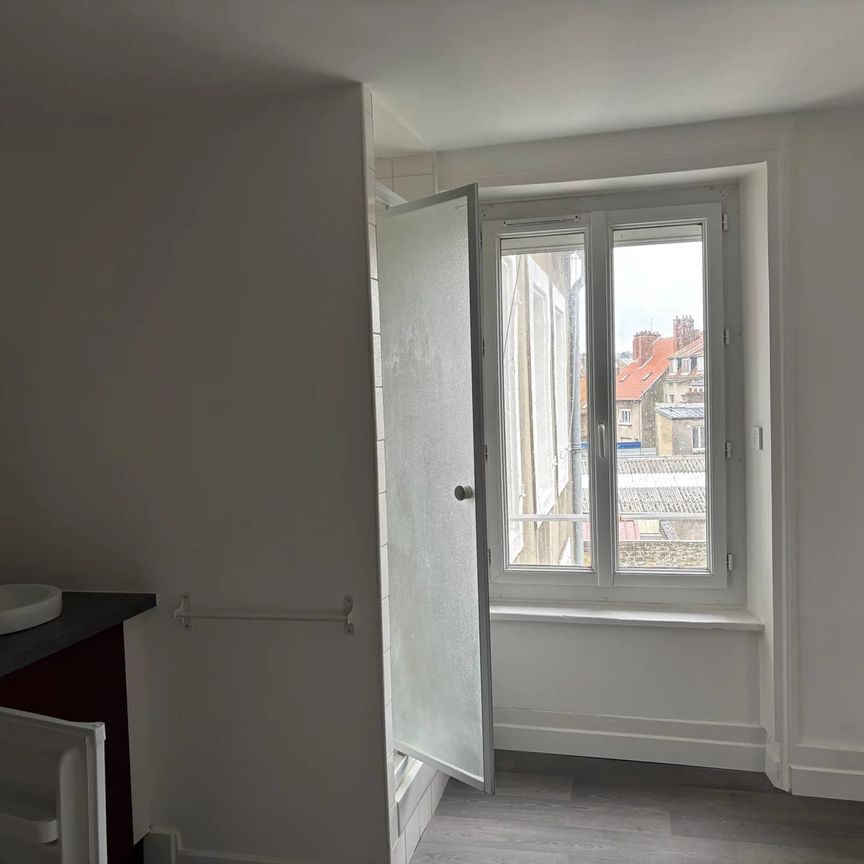 Location Appartement 1 pièce 27m² BOULOGNE SUR MER 62200 - Photo 1