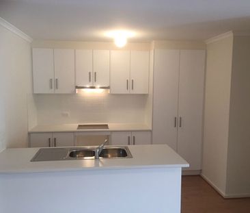 Modern 3-Bedroom Home in a Quiet, Convenient Location - Photo 3