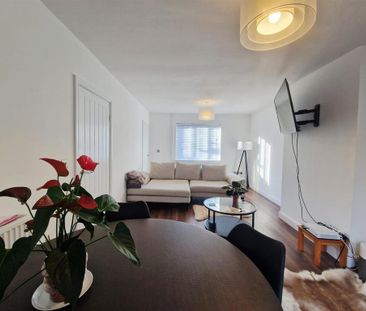 3 bedroom terraced house to rent - Photo 2