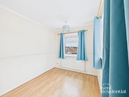 3 bedroom flat to rent - Photo 5