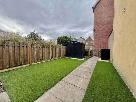 Christmas Place, The Staiths, Gateshead - Photo 3