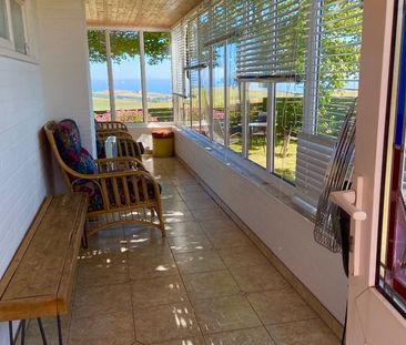 2 Bed Bungalow, Warren Close, BN2 - Photo 5