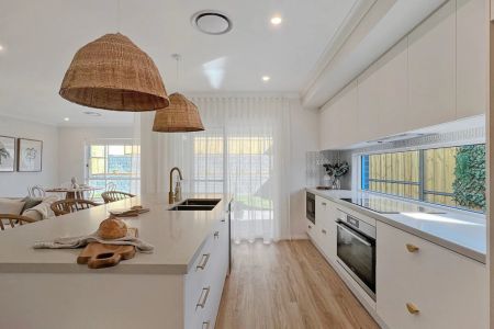 Hamptons Luxury in the Redbank Estate - Photo 5