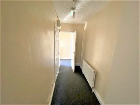 1/2 Bedroom Flat To Let - Hp12 - Photo 2