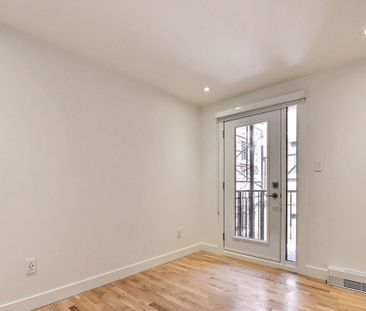 3195 Van Horne Avenue - Photo 1