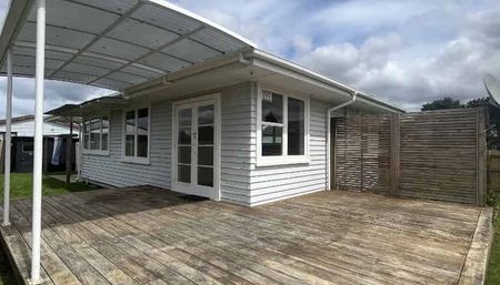 Renovated Home Near Whitianga Sports Grounds - Photo 2