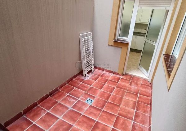 Se alquila en buzanada apartamento de 2 domitorios