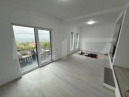 Casă modernă de închiriat, 100 mp, Bucium - Fotografie 1