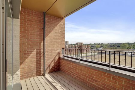 Queens Croft House, 22 Thorney Close, Colindale - Photo 2