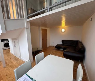 2 bedroom flat to rent - Photo 2