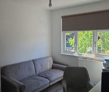 Torrington Avenue, Coventry - Photo 2