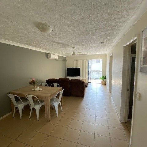 Secure, very well maintained 2 bedroom 2 bathroom apartment close to public transport - Photo 1
