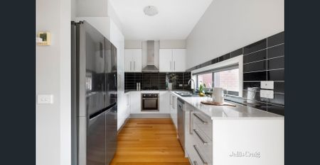 Spacious, Stylish and Wonderfully Low-Maintenance - Photo 2