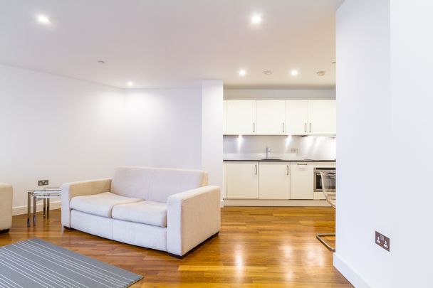 HAYES APARTMENTS CARDIFF CITY CENTRE FULLY FURNISHED APARTMENT - Photo 1