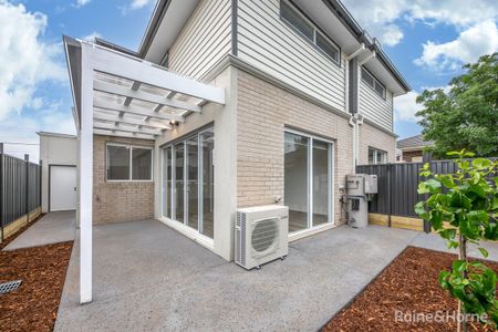 2/40 Mitchells Lane, Sunbury, VIC 3429 - Photo 2