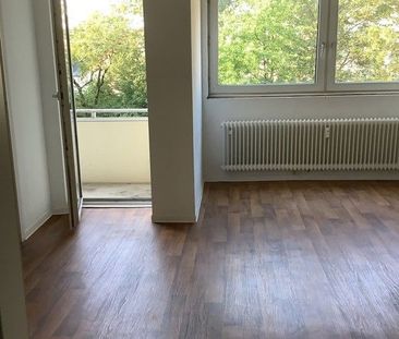 Gelegenheit: komplett renovierte 51 m² Wohnung ( 2 Zimmer) mit Balk... - Foto 3